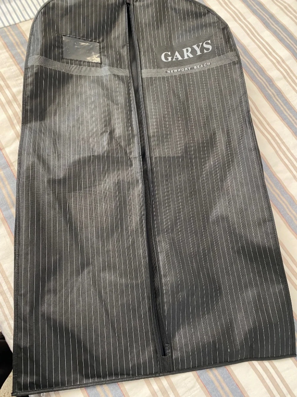GARYS Newport Beach Branded Garment Bag